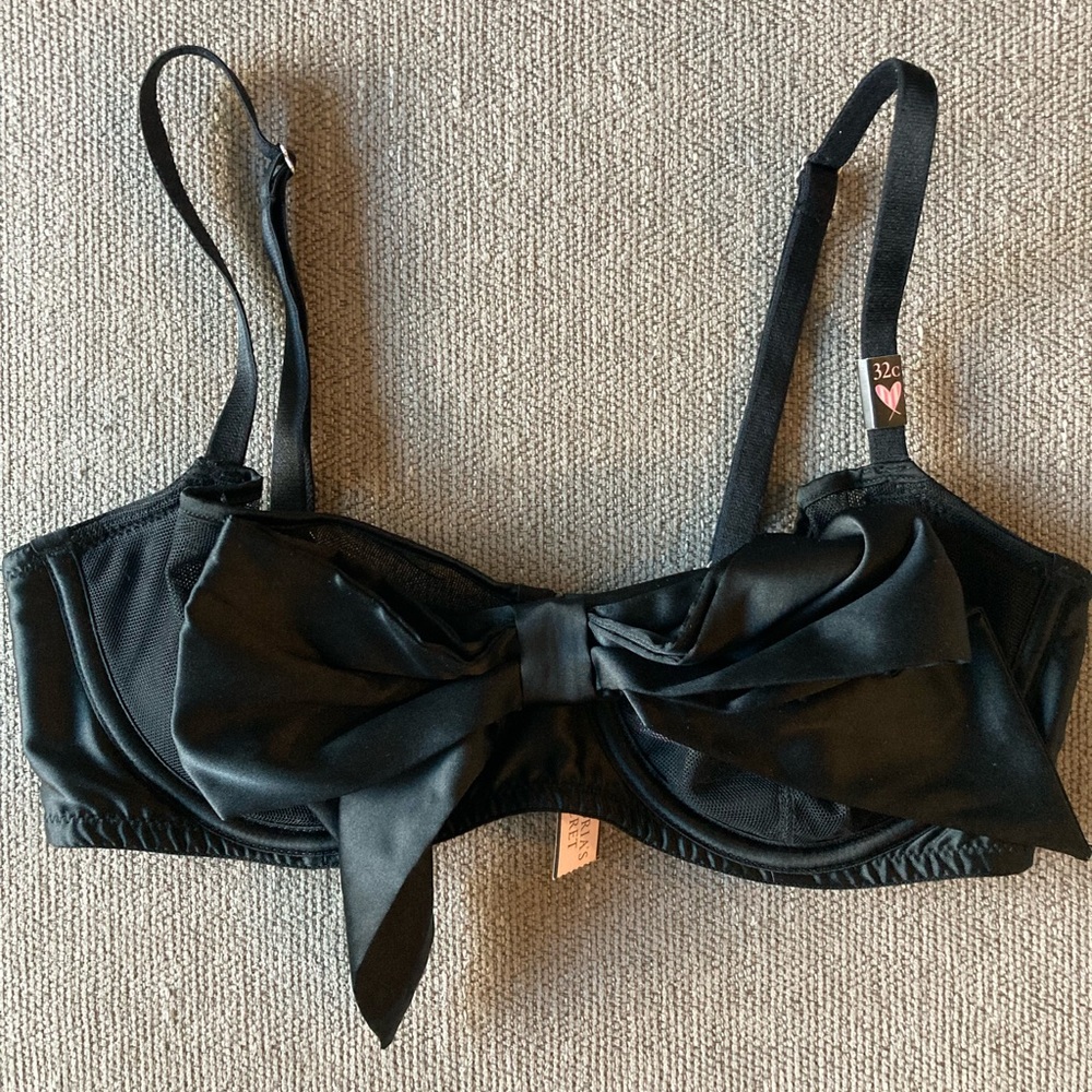 VS Bow Bra